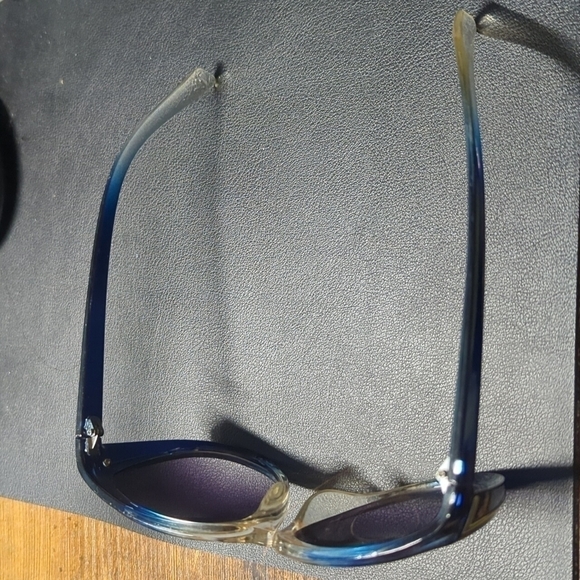 𝅺EUC Vintage Sunglasses - Blue and Clear UV Protection - Picture 2 of 4